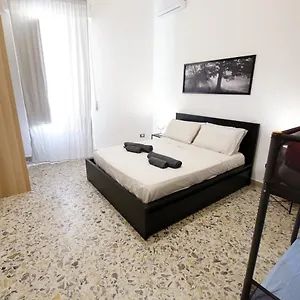 https://center-apartment-catania.taorminaitalyhotels.com
